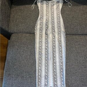 White maxi bodycon dress with spaghetti straps for cocktail